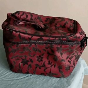 Cosmetic bag